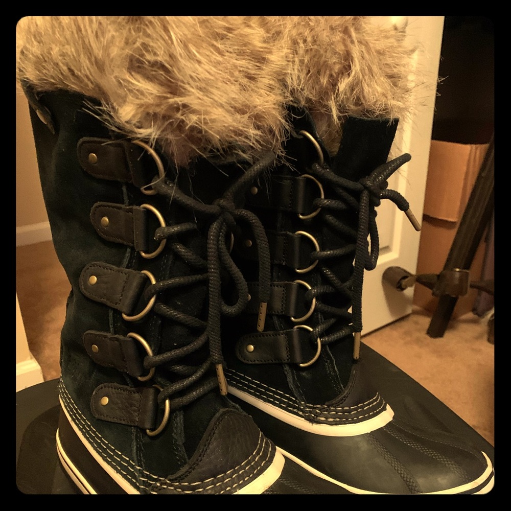 Sorel winter boots, worn 3 times-moved to FLORIDA!